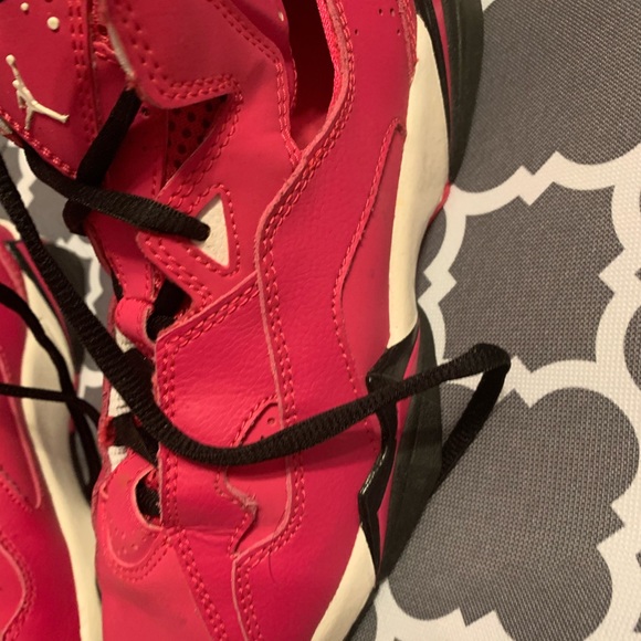 Pink Jordan’s - Picture 2 of 5